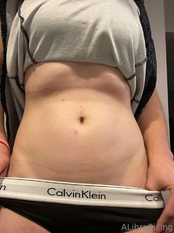 Aver / alibrarising nude photo #6