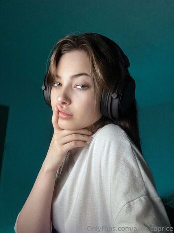 Alic / alice.caprice nude photo #15