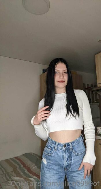 Alic / alice0999of nude photo #4