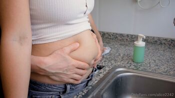 Alice belly fetis / alice2242 nude photo #4