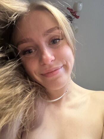 Alice Macdez / alice_19f nude photo #5