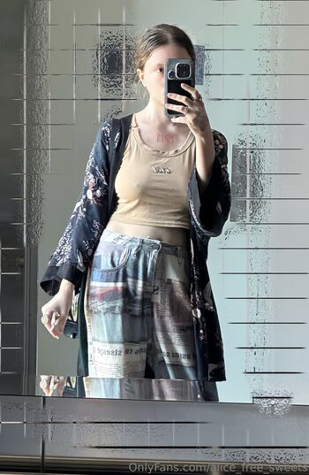 Alice Sweets / alice_free_sweets nude photo #24