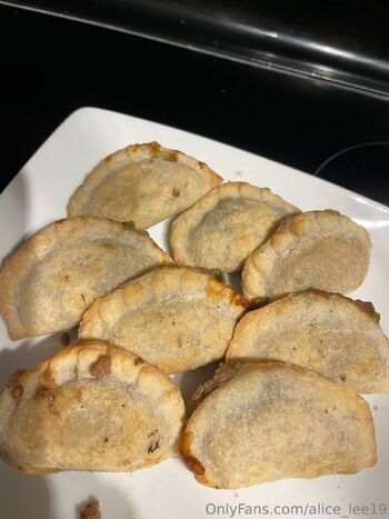 Alice Le / alice_lee19 nude photo #4