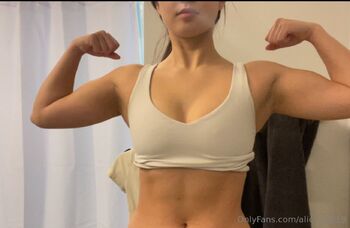 Alice Le / alice_lee19 nude photo #6