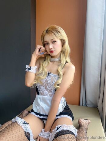 𝐀𝐥𝐢𝐜 / aliceblondee nude photo #1