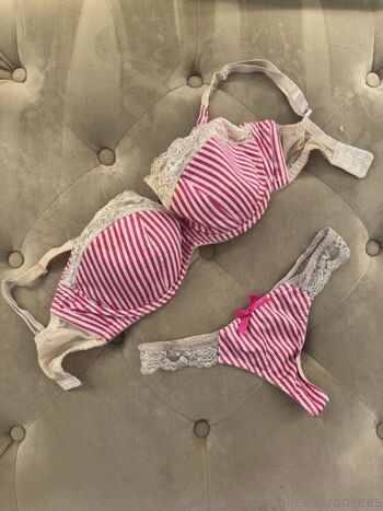 Alice Brooke / aliceebrookees nude photo #26