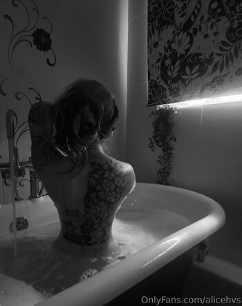 Alice Harv / alicehvs / alicehvs_ nude photo #7