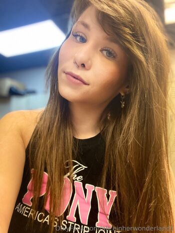 Aliceinherwonderlan / aliceinherwonderland1 nude photo #3