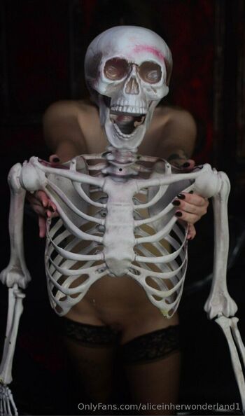 Aliceinherwonderlan / aliceinherwonderland1 nude photo #16
