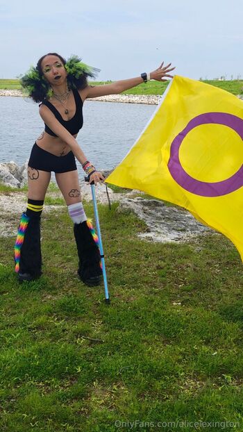 Alice Lexingto / alicelexington nude photo #7