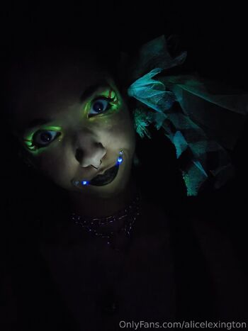 Alice Lexingto / alicelexington nude photo #8