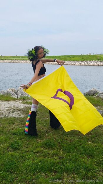 Alice Lexingto / alicelexington nude photo #14