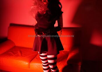 Alice nel paese del Kin / alicenelpaesedelkink nude photo #14