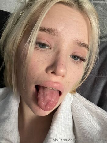 Stasy / alicepreuoston nude photo #2