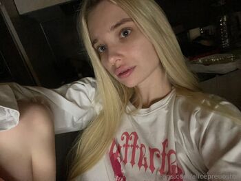 Stasy / alicepreuoston nude photo #11