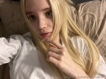 Stasy / alicepreuoston nude photo #12