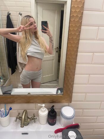 Stasy / alicepreuoston nude photo #21