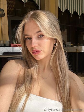 Alice / aliceredlips nude photo #1