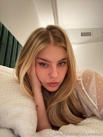 Alice / aliceredlips nude photo #6