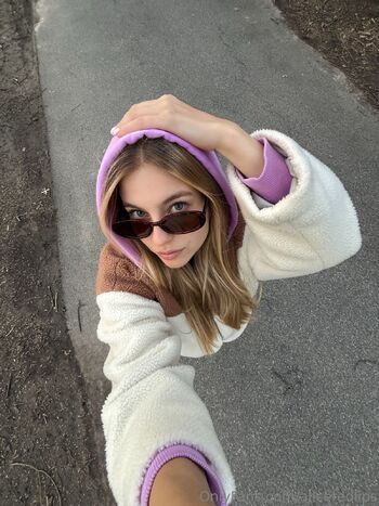 Alice / aliceredlips nude photo #19