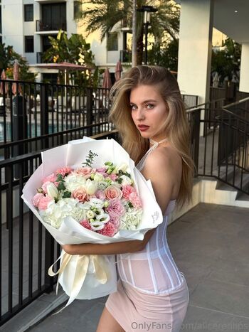 Alice / aliceredlips nude photo #34