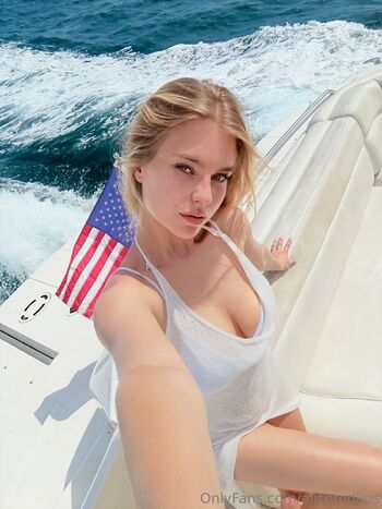 Alice / aliceredlips nude photo #46