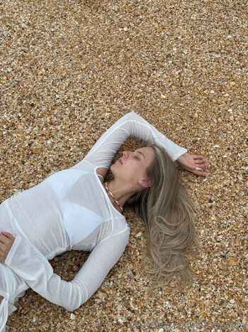 Alice / aliceredlips nude photo #47