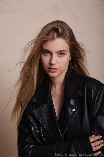 Alice / aliceredlips nude photo #66