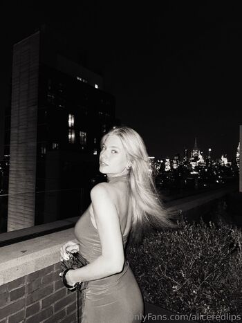 Alice / aliceredlips nude photo #75