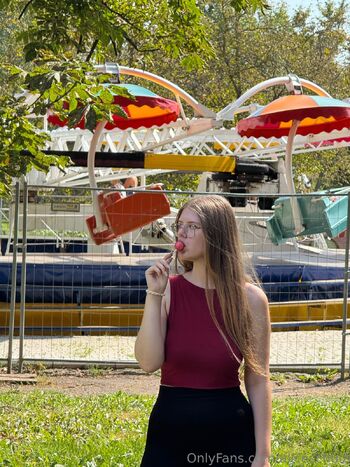 Alice Schulz / aliceschulz / kleinealicee / kleinealiceee nude photo #3