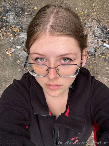 Alice Schulz / aliceschulz / kleinealicee / kleinealiceee nude photo #12