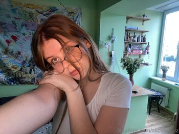 Alice Schulz / aliceschulz / kleinealicee / kleinealiceee nude photo #17