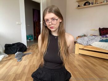 Alice Schulz / aliceschulz / kleinealicee / kleinealiceee nude photo #31