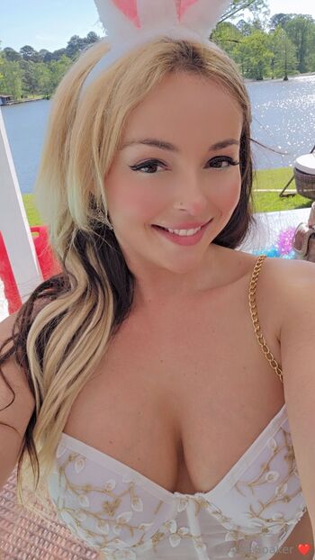 Alice / alicesoaker nude photo #1