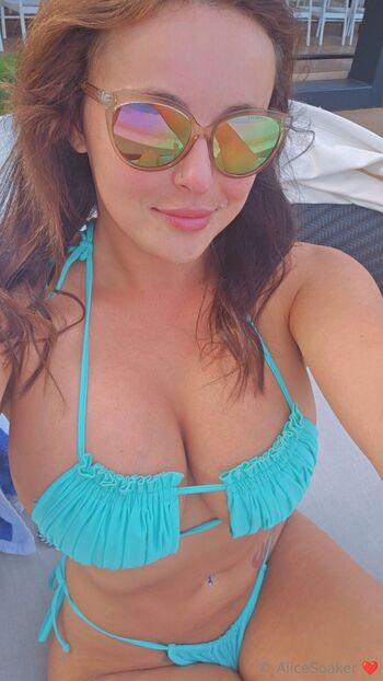 Alice / alicesoaker nude photo #22