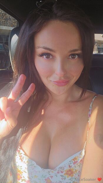 Alice / alicesoaker nude photo #28