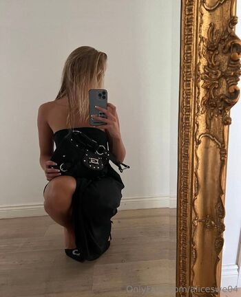 Alice / aliceswe04 / alicesnuttis0 nude photo #2