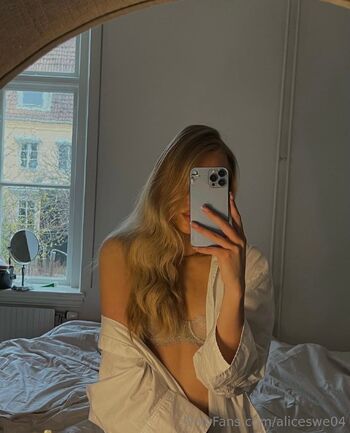 Alice / aliceswe04 / alicesnuttis0 nude photo #12