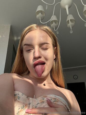 Alice White / alicewhiteeeeee nude photo #20