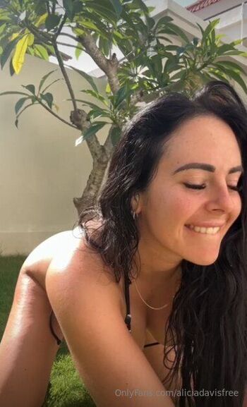 Alici / aliciadavisfree nude photo #24