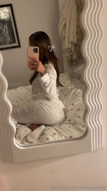 Alicia Hartwel / aliciahartwell nude photo #11