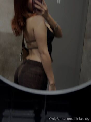 Alicia / aliciashey nude photo #9