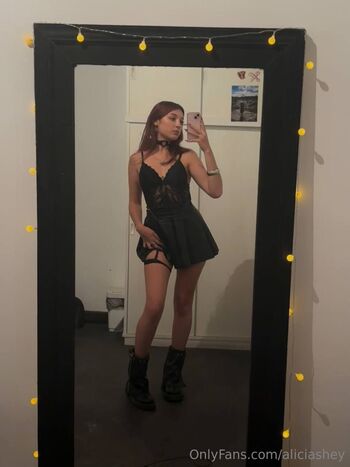Alicia / aliciashey nude photo #26