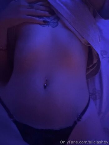 Alicia / aliciashey nude photo #28