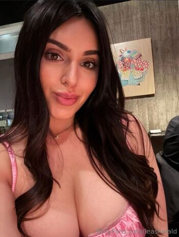 Alicia Waldne / aliciawaldner nude photo #12