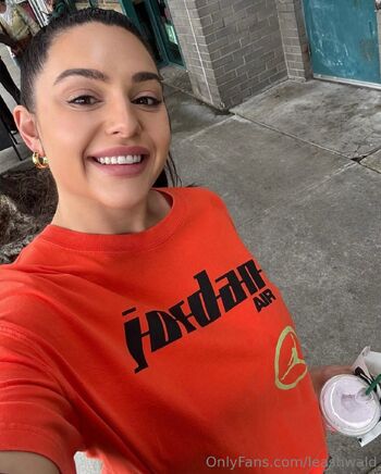 Alicia Waldne / aliciawaldner nude photo #31