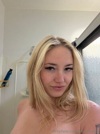 Aleea / aliehaastbs nude photo #1