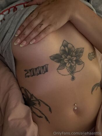 Aleea / aliehaastbs nude photo #17