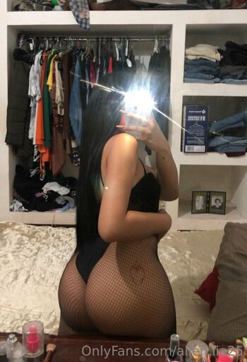 Lia / alien.lia25 / liaa_garcia25 nude photo #21