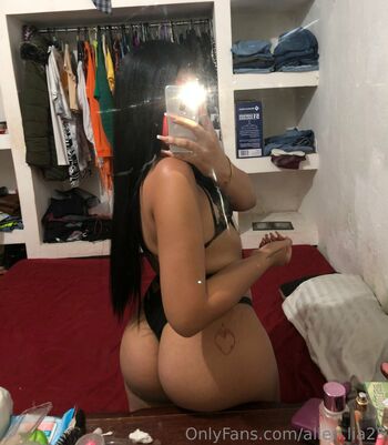 Lia / alien.lia25 / liaa_garcia25 nude photo #23